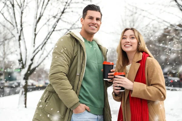 Beautiful Happy Couple Outdoors Winter Day — Stock Photo, Image