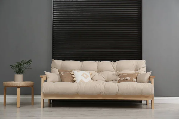 Stilvolles Beiges Sofa Wohnzimmer — Stockfoto