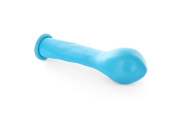 Açık mavi şişmemiş hava balonu beyaza izole edilmiş.