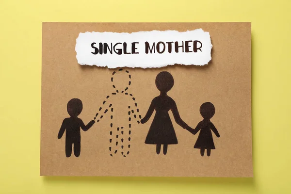 Είσαι Ανύπαντρη Μητέρα Κάρτα Τραβηγμένη Οικογένεια Μετά Διαζύγιο Κίτρινο Φόντο — Φωτογραφία Αρχείου