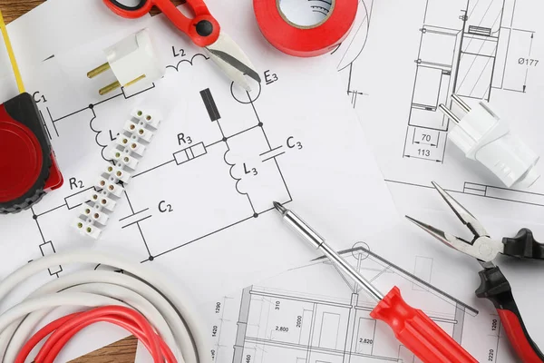 Platte Lay Compositie Met Elektriciens Gereedschappen Huisplattegronden Tafel — Stockfoto