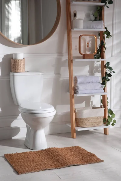 Modern Toilet Bowl Comfortable Restroom Interior Design — Stock Photo, Image