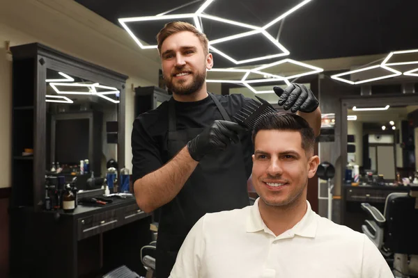 Professional Hairdresser Making Stylish Haircut Salon — Stock Photo, Image