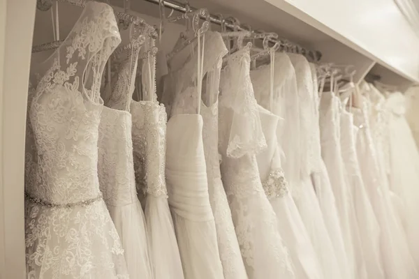Vestidos Casamento Diferentes Cabides Boutique — Fotografia de Stock