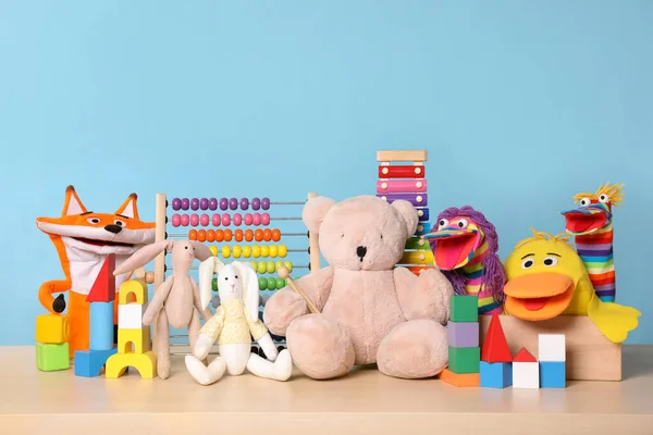 Coleção Brinquedos Diferentes Mesa Madeira — Fotografia de Stock