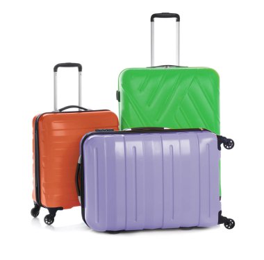 Beyaz arka planda seyahat etmek için modern bavullar