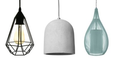 Beyaz arka planda asılı şık lambalar var. Pankart tasarımı