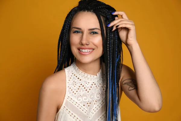 Mulher Bonita Com Piercing Nariz Dreadlocks Fundo Amarelo — Fotografia de Stock