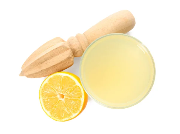 Nypressad Juice Hälften Citron Och Brotsch Vit Bakgrund Ovanifrån — Stockfoto