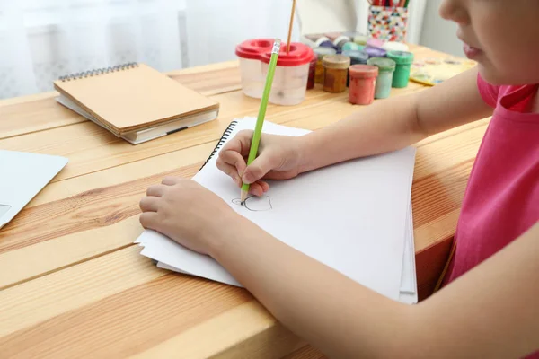 Little Girl Drawing Paper Pencil Online Lesson Indoors Closeup Distance — Stock Photo, Image