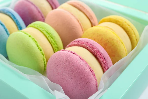 Muchos Deliciosos Macarons Coloridos Caja Primer Plano — Foto de Stock
