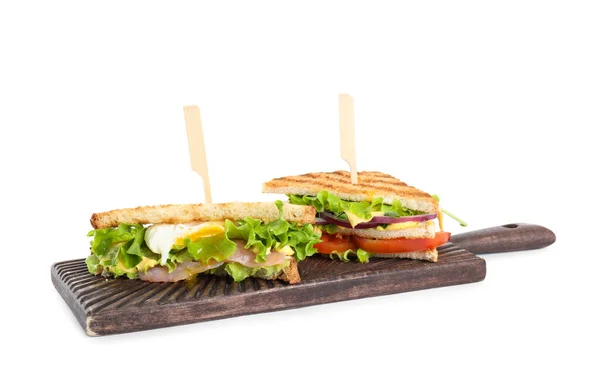 Tablero Madera Con Sabrosos Sándwiches Aislados Blanco — Foto de Stock