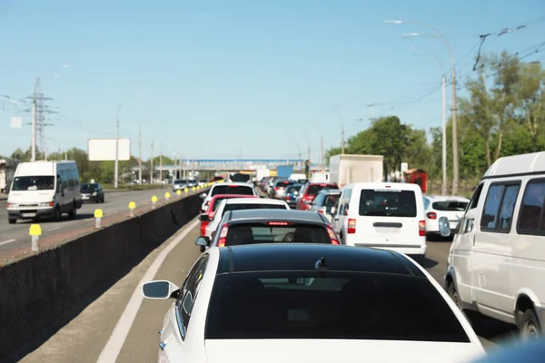 Auto Ingorgo Sulla Strada Della Città — Foto Stock