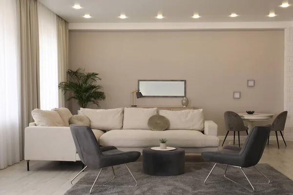 Interior Ruang Tamu Bergaya Dengan Furnitur Modern — Stok Foto