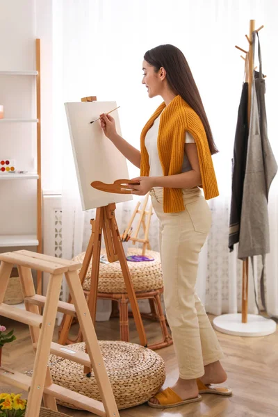 Beautiful Young Woman Drawing Easel Home — ストック写真