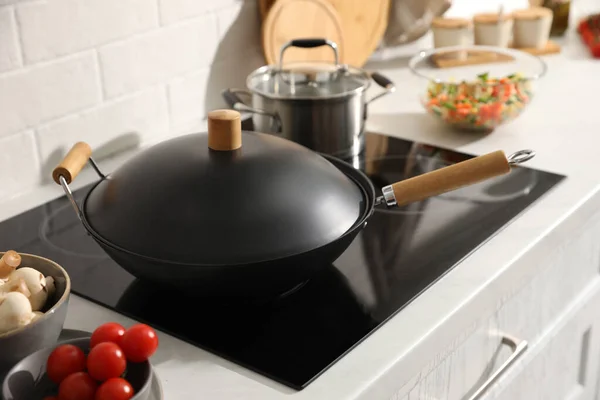 Frying Pan Lid Cooktop Kitchen — Stock Photo, Image