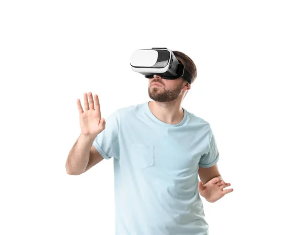 Людина Використовує Гарнітуру Віртуальної Реальності Білому Тлі — стокове фото