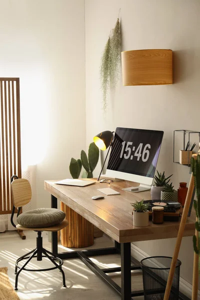 Room Interior Comfortable Workplace Modern Computer Wooden Desk — Stock Photo, Image