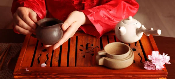 Master Conducting Traditional Tea Ceremony Table Indoors Closeup Banner Design — Stock Photo, Image