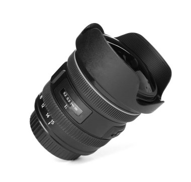 Kameranın lensleri beyaza izole edilmiş. Fotoğraf ekipmanları