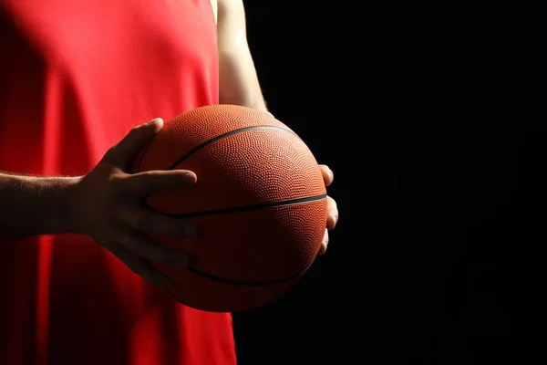 Pemain Basket Dengan Bola Latar Belakang Hitam Close Ruang Untuk — Stok Foto