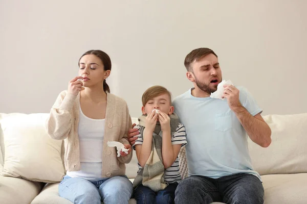 Family Suffering Runny Nose Sofa Home — Stock Photo, Image