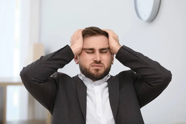 Young Man Suffering Migraine Office — Stock Photo, Image