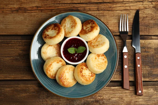 Deliciosas Panquecas Queijo Cottage Com Geléia Hortelã Mesa Madeira Flat — Fotografia de Stock