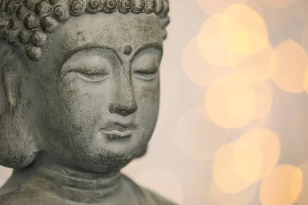 Statua Buddha Contro Luci Sfocate Primo Piano Spazio Testo — Foto Stock