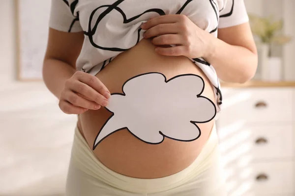 Zwangere Vrouw Met Lege Papieren Gedachte Wolk Binnen Close Naam — Stockfoto
