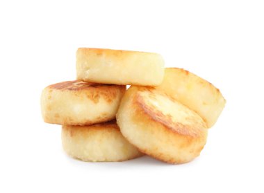 Beyaz arka planda nefis süzme peynirli krepler.