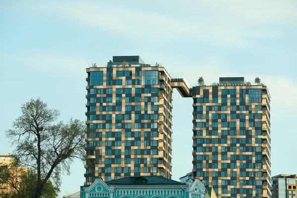 Hermosa Vista Edificios Modernos Día Soleado —  Fotos de Stock