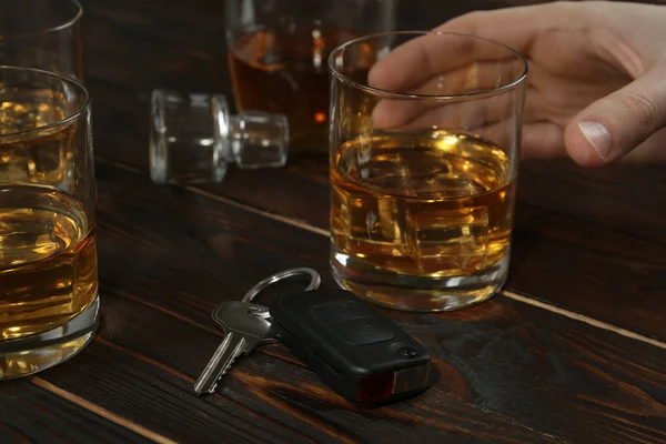 Man Holding Glass Alcohol Car Key Wooden Table Closeup Dangerous — Stock Photo, Image