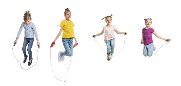 Bonito Crianças Felizes Com Cordas Salto Fundo Branco Colagem Design — Fotografia de Stock