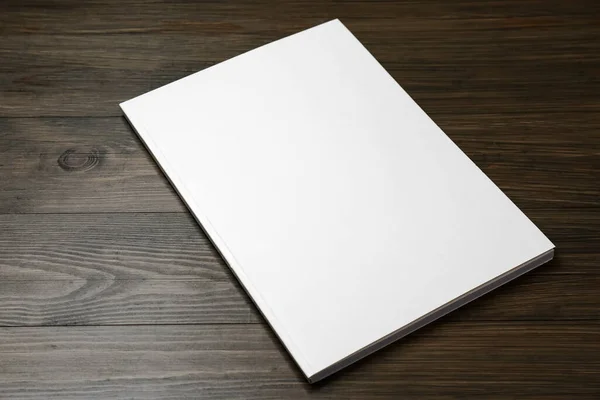 Tomma Papper Broschyr Träbord Mockup För Design — Stockfoto