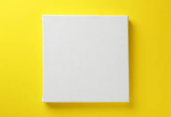 Tela Branco Fundo Amarelo Espaço Para Texto — Fotografia de Stock