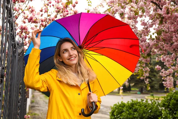 Young Woman Umbrella Park Spring Day — Stock Photo, Image