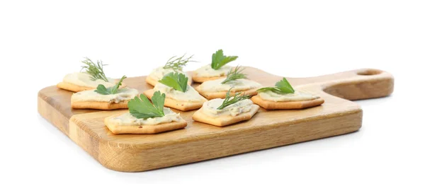 Heerlijke Crackers Met Humus Peterselie Dille Witte Achtergrond — Stockfoto