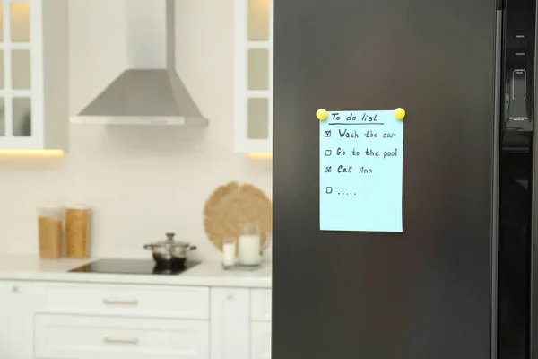 Liste Auf Kühlschrank Der Küche Raum Für Text — Stockfoto