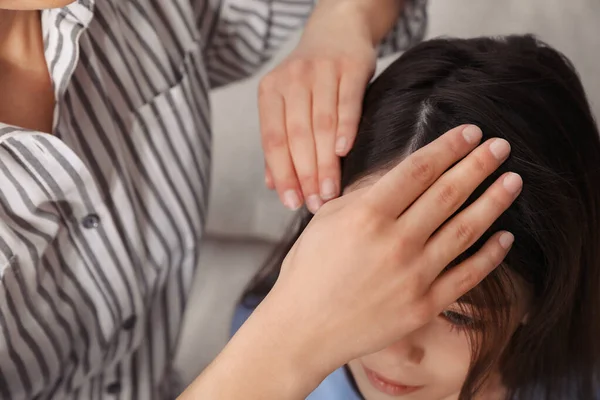 Mother Examining Her Daughter Hair Indoors Lice Treatment — Stock Photo, Image