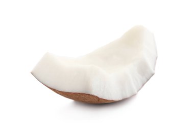 Olgun hindistan cevizi parçası beyaza izole edilmiş.