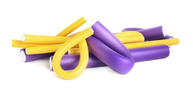 Körling çubukları beyaza izole edilmiş. Saç şekillendirme aracı