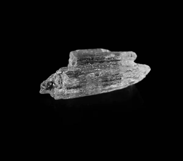 Siyah Arkaplanda Mentol Kristalleri Yakın Plan Görünümü — Stok fotoğraf