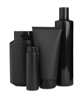 Beyaz arka planda yüz kremi ve diğer erkeklerin kozmetik ürünleri. Tasarım için model