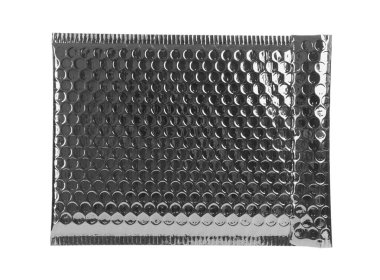 Kabarcık ambalajlı, beyaz üzerine izole edilmiş bir zarf