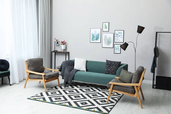 现代客厅内饰时尚舒适的沙发 — 图库照片