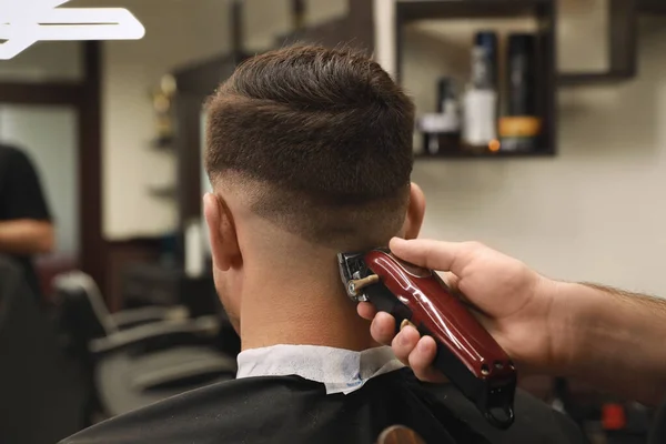 Professional Hairdresser Making Stylish Haircut Salon Back View — Stock Photo, Image