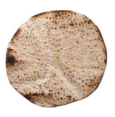 Lezzetli matzo beyazda izole edilmiş, üst manzara. Hamursuz Bayramı (Pesach) kutlaması