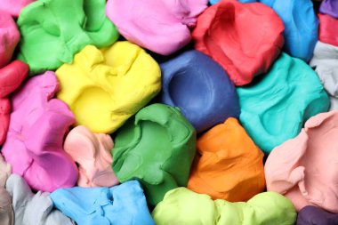 Arkaplan olarak renkli plastik yığını, üst görünüm