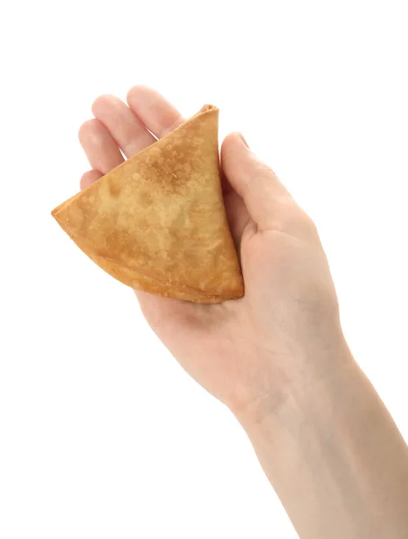 Žena Drží Čerstvé Lahodné Křupavé Samosa Bílém Pozadí Detailní Záběr — Stock fotografie